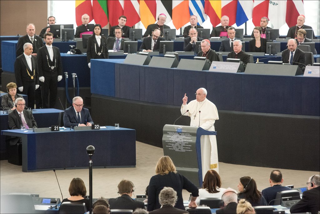Papa Francesco: l’Europa rimetta al centro diritti e dignità della persona