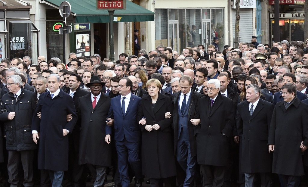 Jean-Claude Juncker, Benjamin Netanyahu, Israeli Prime Minister, Ibrahim Boubacar Keïta, President of Mali, François Hollande, Martin Schulz, President of the EP, behind, Angela Merkel, German Federal Chancellor, Donald Tusk, President of the European Council, Mahmoud Abbas, President of Palestine, Rania, Queen of Jordan, behind, Abdullah II, King of Jordan, Matteo Renzi, Italian Prime Minister, behind, and Ahmet Davutoğlu, Turkish Prime Minister (in the foreground, from left to right)