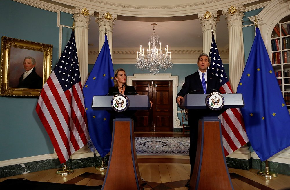 John Kerry, on the right, and Federica Mogherini