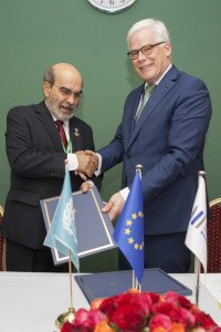 14 July 2015, Addis Ababa, Ethiopia - FAO Director-General José Graziano da Silva (left) with Pim Van Ballekom, Vice President, European Investment Bank, following the signing of a memorandum of understanding while attending the Third International Conference on Financing for Development held 13-16 July 2015 in Addis Ababa, Ethiopia.