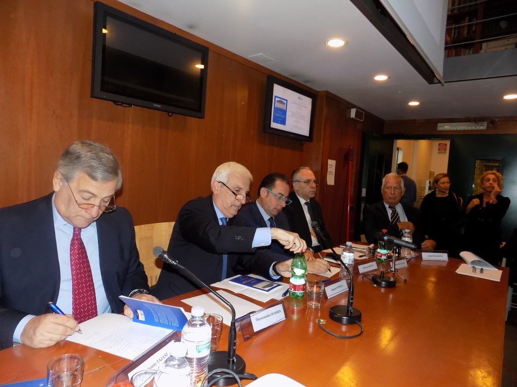 “La notte dell’Europa. Perché la Grecia deve restare nell’euro”