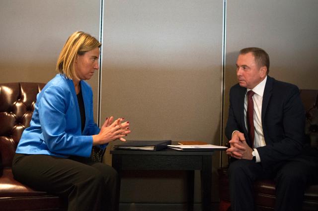 Mogherini_Makei_belarus Federica Mogherini con il ministro degli Esteri bielorusso Makei