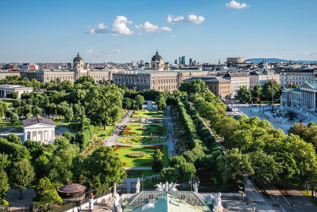 © WienTourismus Christian Stemper Vista su Volksgarten, musei e parlamento