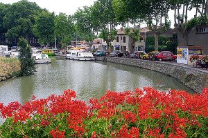 Canal-du-Midi-Trebes-France