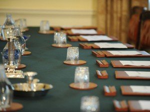 Glasses_on_the_Cabinet_Room_meeting_table