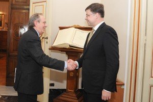  Pietro Carlo Padoan, e il vicepresidente della Commissione europea Valdis Dombrovskis