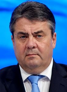 Sigmar_Gabriel_2015_(cropped)