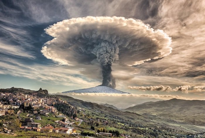 Eruzione Etna: 4.733 richieste sopralluoghi in comuni terremotati