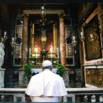 Papa Francesco implora la misericordia divina contro il flagello