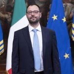 Coronavirus, l’ideologica e assurda divisione fra salute e industria