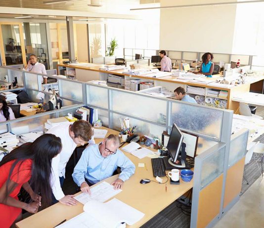 Imprese in Italia soffocate dalla burocrazia: costo annuo 57 miliardi di euro