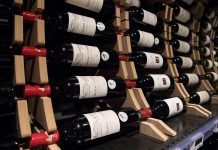 Quarantena, aumentano consumo di vino e la sua vendita online