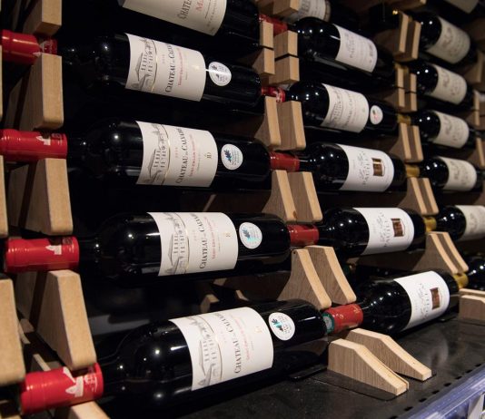 Quarantena, aumentano consumo di vino e la sua vendita online