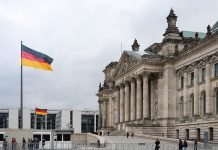 Germania, lo strano caso della spia che venne dalle Piramidi Bundestag