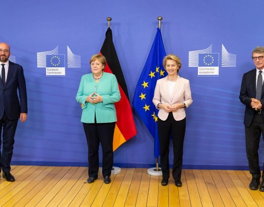 Merkel: «Per superare la crisi serve la democrazia europea»