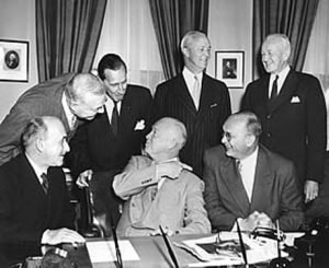 Jean Monnet insieme a De Gaulle 