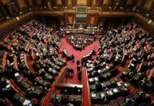 Fiducia “stretta” per Conte con 156 sì, anche grazie al “Var” Fiducia Conte