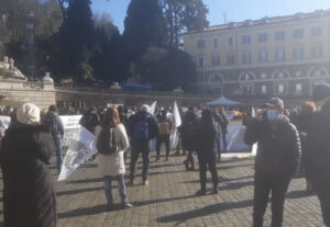 Manifestazione agenti di viaggio a Roma Piazza del Popolo