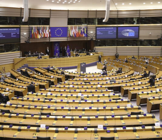 Ripresa e resilienza, il Parlamento europeo approva il dispositivo Ripresa e resilienza