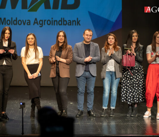 Agora, appello ai lettori: lanciata la campagna di abbonamenti Agora, appello ai lettori: lanciata la campagna di abbonamenti