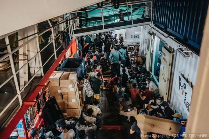 b73bcfe076_75838768 Migranti