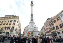 Papa Francesco rinuncia all’omaggio pubblico alla Madonna a Piazza di Spagna Papa Francesco