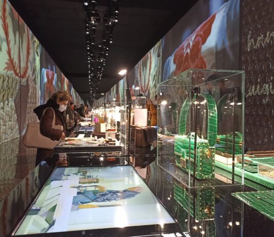 Fendi premia l’artigianato italiano nella mostra Hand in Hand Fendi Hand in Hand