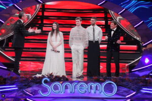 Mahmood, Blanco, Elisa e Gianni Morandi