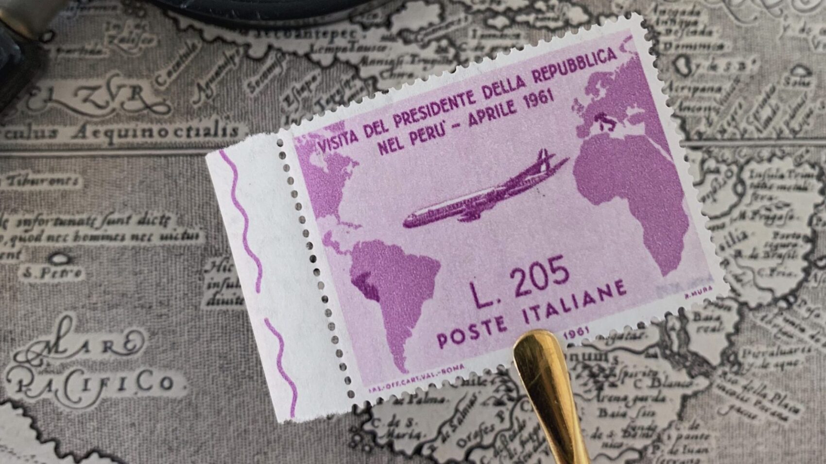 Gronchi Rosa, il francobollo che quasi causò un incidente diplomatico Gronchi Rosa, il francobollo che quasi causò un incidente diplomatico