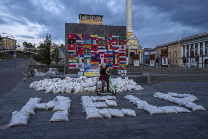 Russia Ukraine War Daily Life default