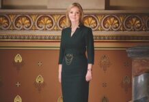 Liz Truss nuova premier UK, linea dura in politica estera Liz Truss