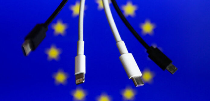 Caricabatterie universale