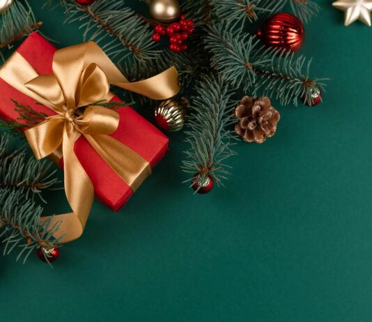 Regali di Natale: alimentari, giocattoli e libri i più gettonati Regali di Natale
