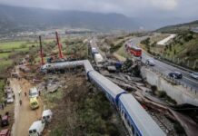 Treni si scontrano in Grecia, tre giorni di lutto nazionale Grecia