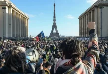 Macron: «La riforma delle pensioni va avanti» Pensioni