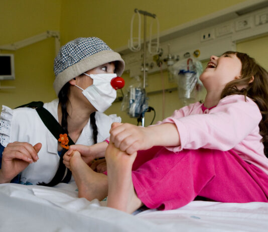 Terapia del sorriso, medicina per le sofferenze dei più piccoli Terapia del sorriso