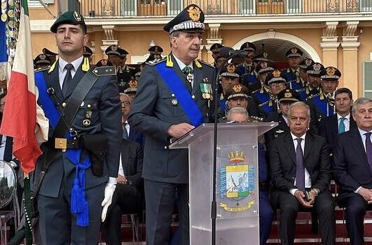 È davvero un bene che il vertice delle nostre forze di polizia provenga solo dal loro interno? forze di polizia