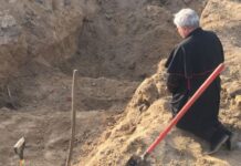 Vaticano, la missione umanitaria di Krajewski e di Zuppi Vaticano