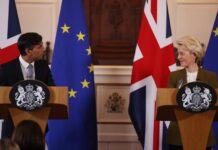 Accordo di Windsor, UK e Ue trovano l’intesa per il confine irlandese Accordo Windsor UK-Ue