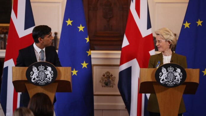 Accordo di Windsor, UK e Ue trovano l'intesa per il confine irlandese 1 Accordo Windsor UK-Ue