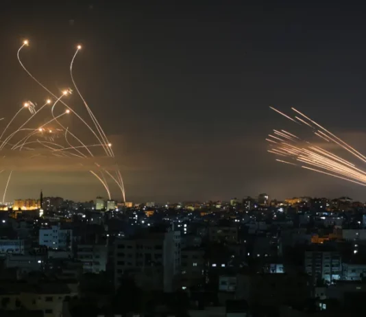 Israele è in guerra, Netanyahu assume poteri di comando Israele