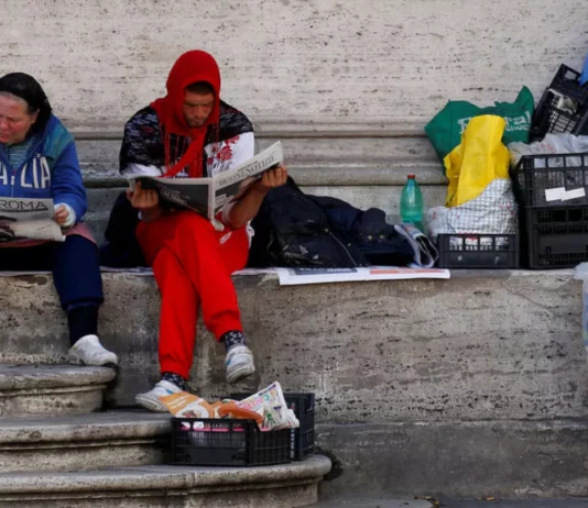 Povertà, in Italia in 10.000 chiedono aiuto Povertà