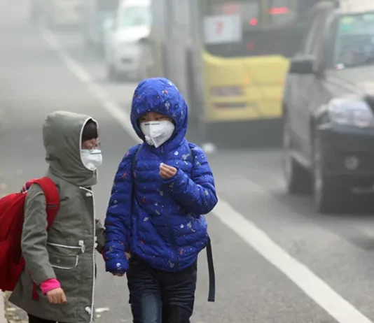 Smog e sigarette elettroniche, i nuovi pericoli per bambini e ragazzi Smog sigarette elettroniche