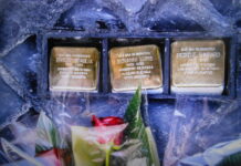 Tre pietre di inciampo posate davanti la questura di Roma Pietre di inciampo