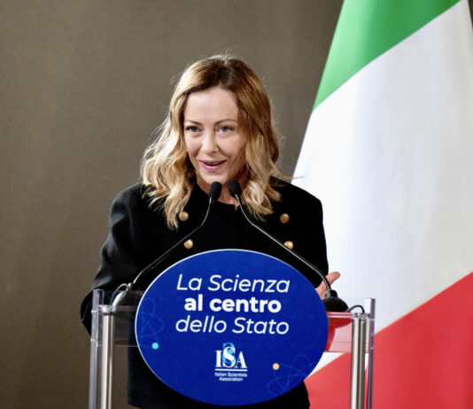 Scienza e politica nell’intervento all’Italian Scientists Association