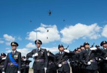 Giuramento congiunto allievi marescialli Aeronautica Militare ed Esercito Difesa: Gli allievi del 26º corso marescialli di Aeronautica Militare ed Esercito giurano fedeltà alla Repubblica
