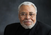 Addio a James Earl Jones, voce di Darth Vader e Mufasa
