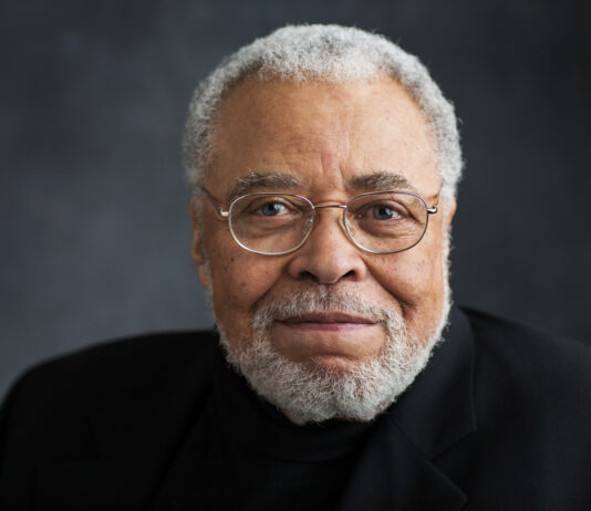 Addio a James Earl Jones, voce di Darth Vader e Mufasa