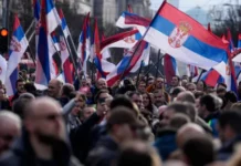 Serbia, manifestanti accusano Governo di corruzione Serbia