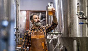 L’estate della birra: sei milioni di italiani scoprono il gusto dell’esperienza artigianale